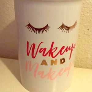 Make up brush holder